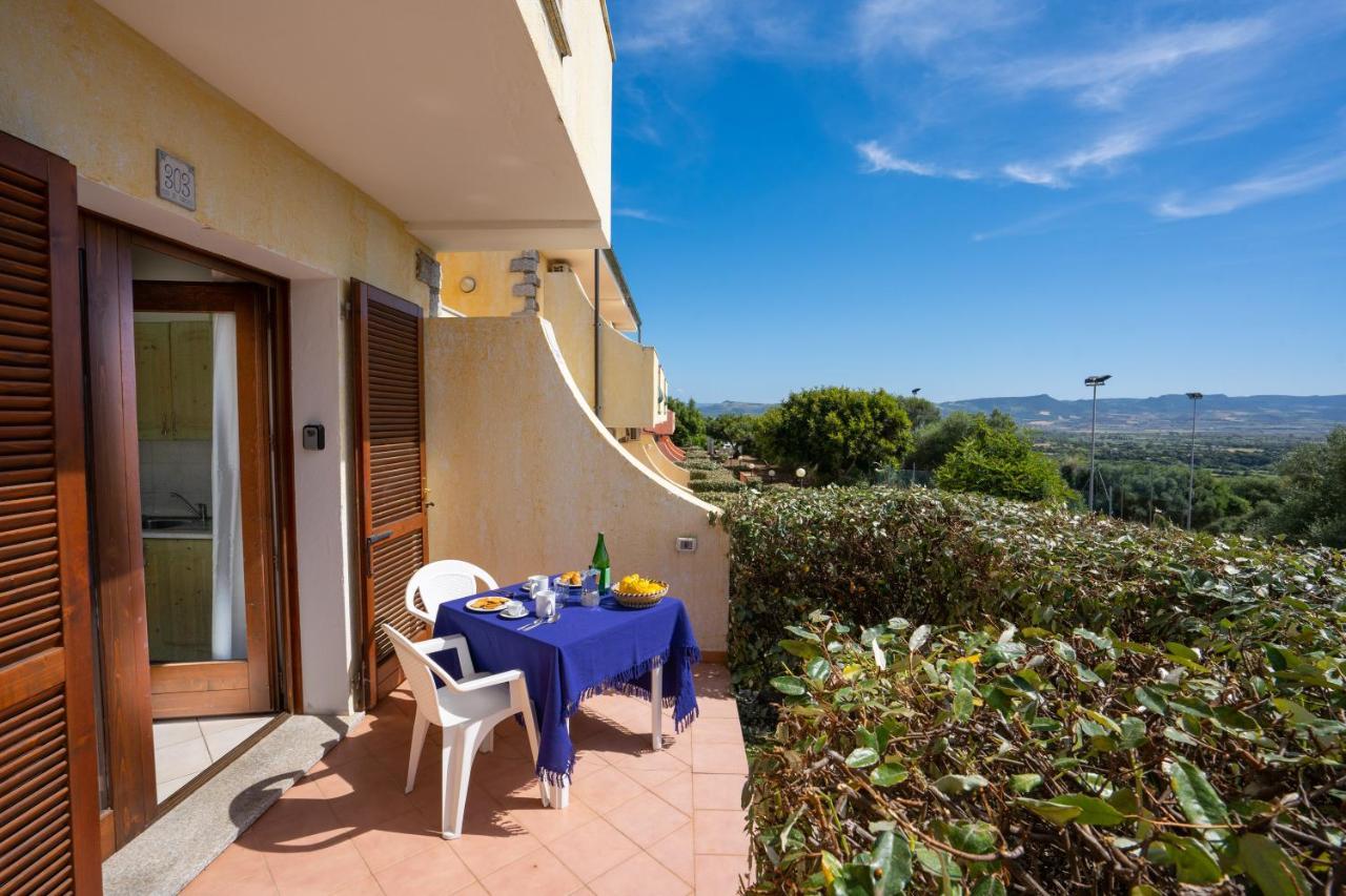 Residence Costa Del Turchese Badesi Buitenkant foto