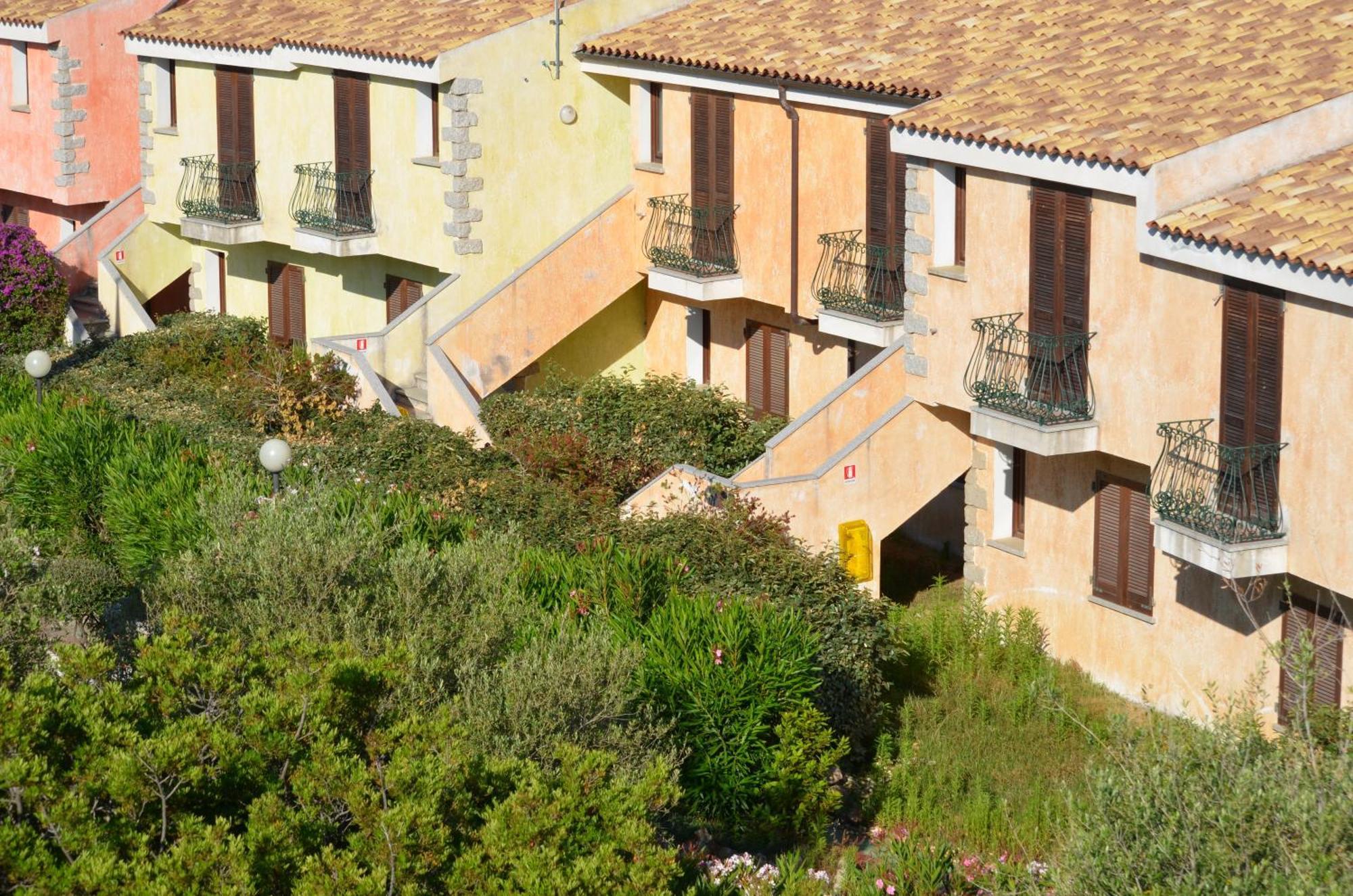 Residence Costa Del Turchese Badesi Buitenkant foto