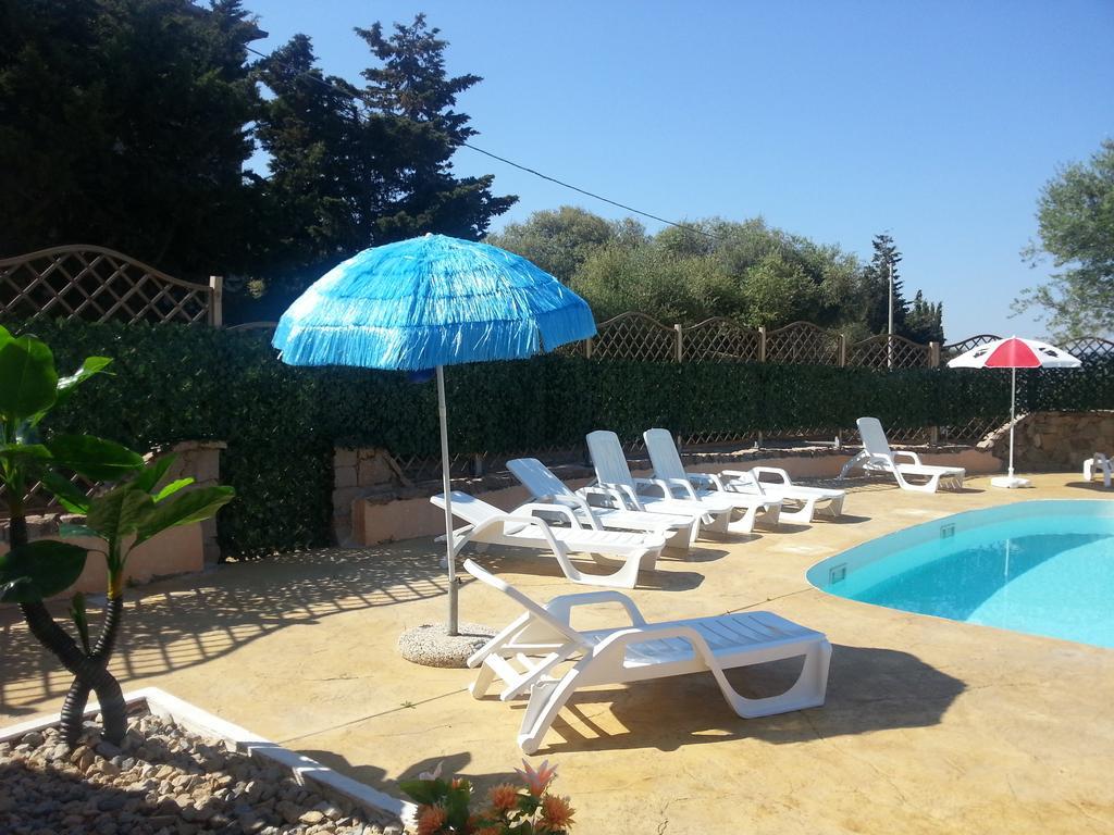 Residence Costa Del Turchese Badesi Buitenkant foto