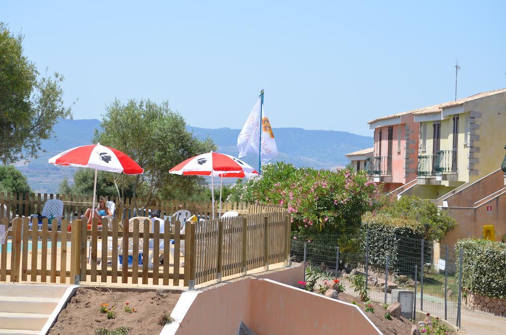 Residence Costa Del Turchese Badesi Buitenkant foto